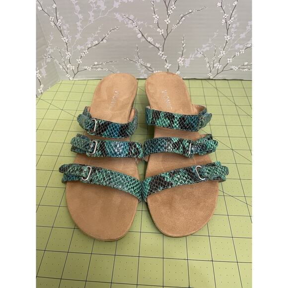 Vionic Dwyn Triple Strap Green Reptile Embossed Womens Size 8 Wedge Sandal - Picture 3 of 10